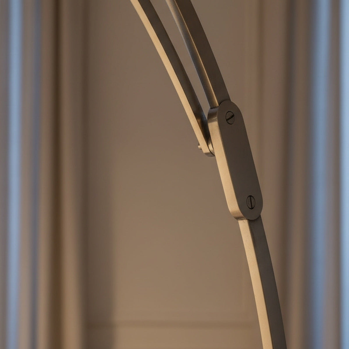 Arc télescopique en acier inoxydable du Lampadaire Canopée et sa jonction réglable