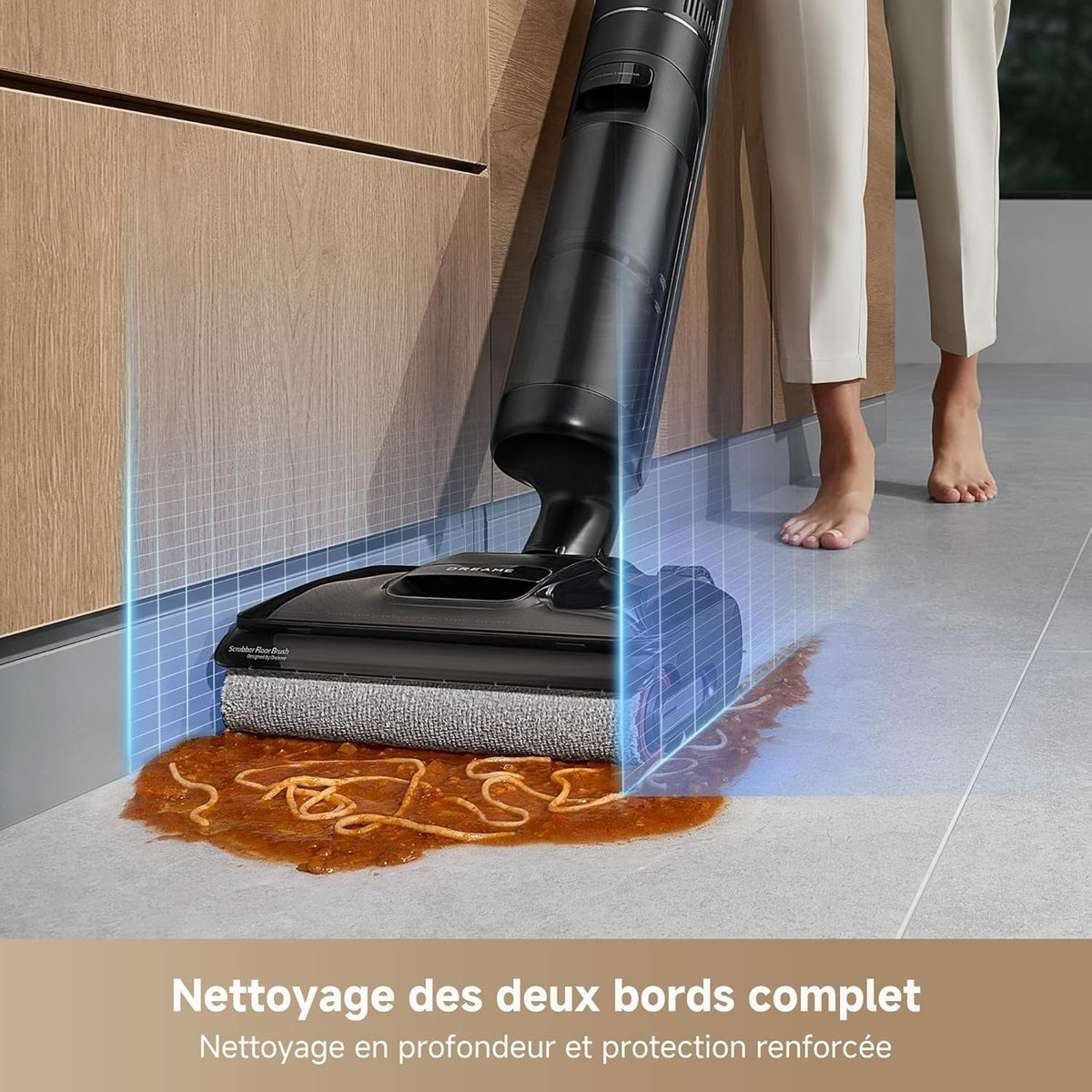 Nettoyage au ras des plinthes et des meubles, sur les deux bords de la brosse