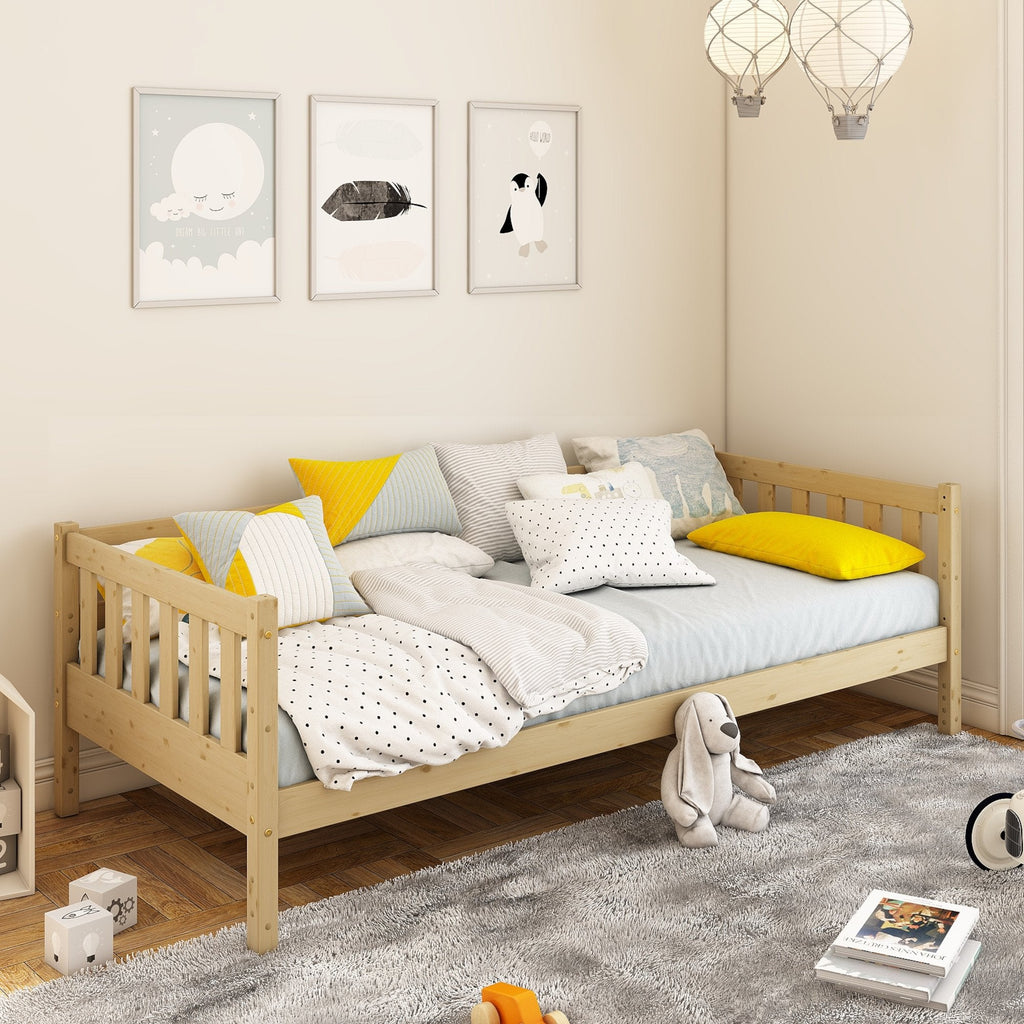 Version banquette sans toit vue de trois quarts, couchage bas proche du sol